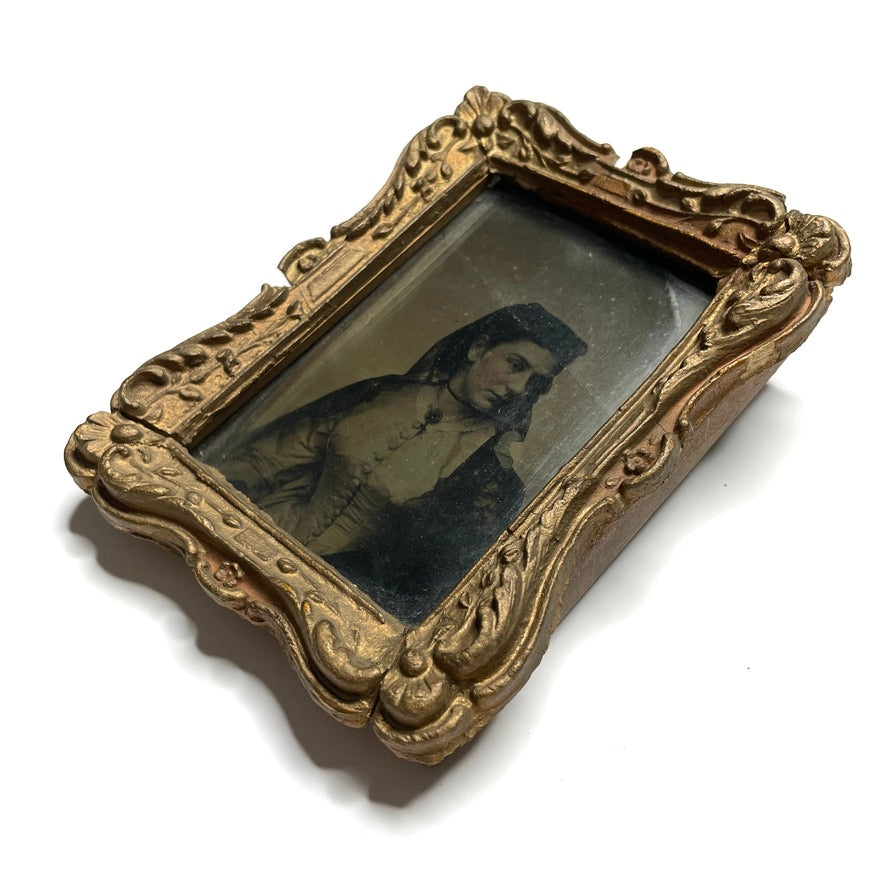 Woman In Mourning / Civil War Grieving 1/4 Plate Tintype Framed Antique Photo