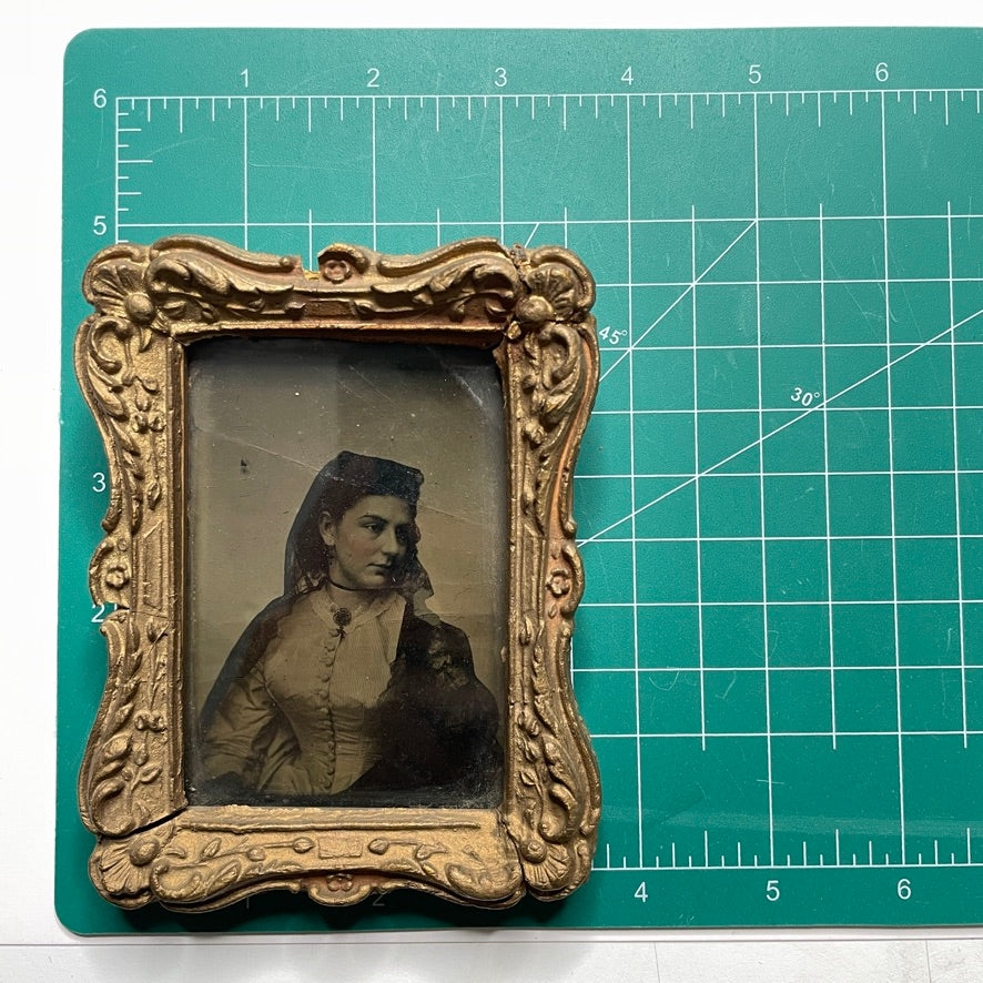 Woman In Mourning / Civil War Grieving 1/4 Plate Tintype Framed Antique Photo