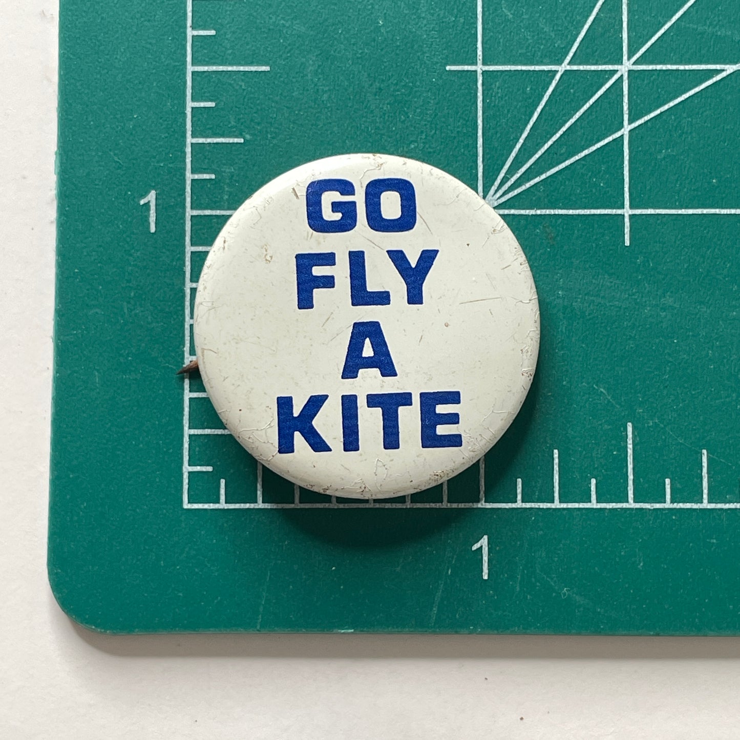 Go Fly A Kite 60s Vintage Pinback Button 1.125"