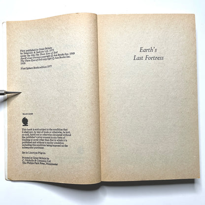 Earth's Last Fortress by A.E. Van Vogt (1977) - Vintage 70s Sci-Fi Paperback Book