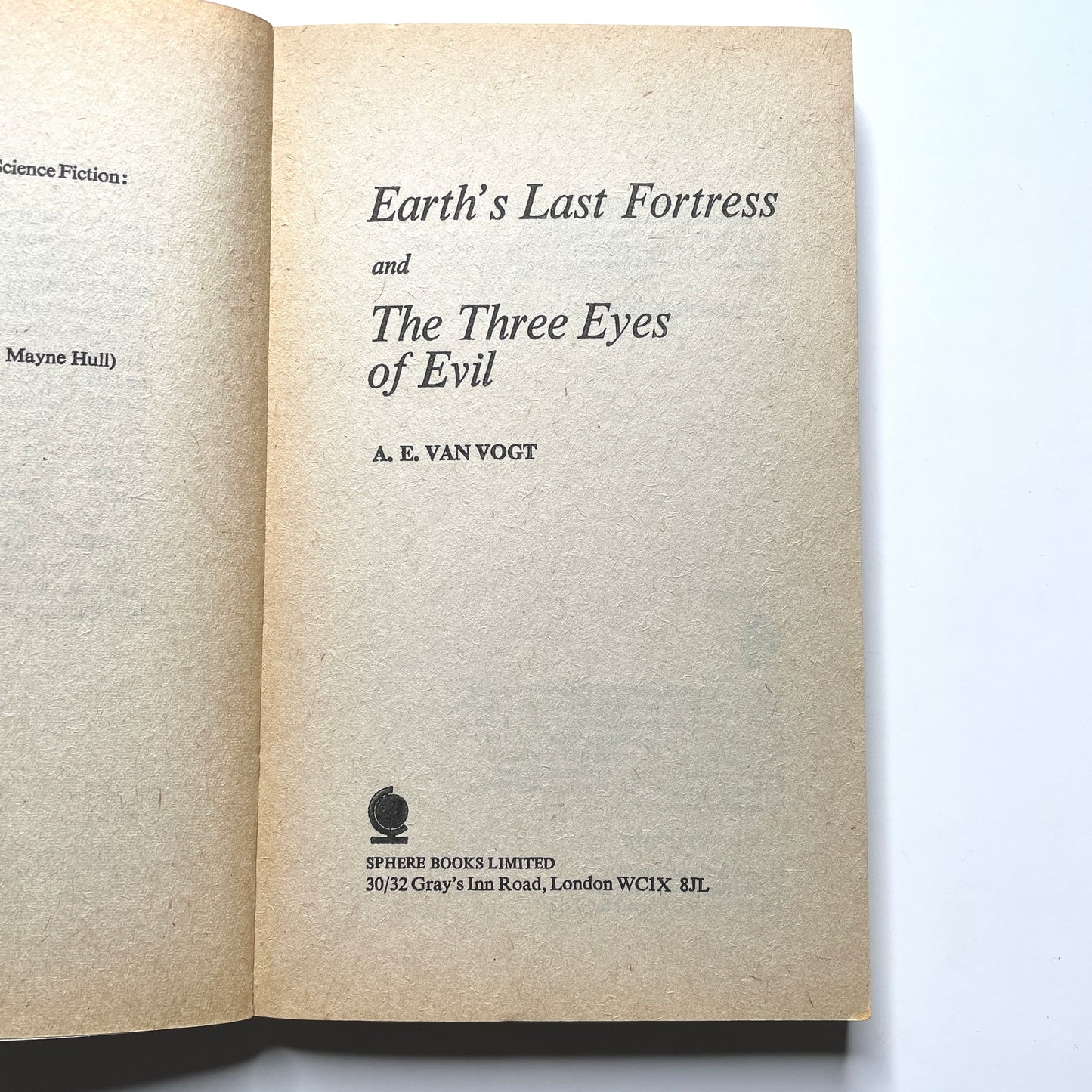 Earth's Last Fortress by A.E. Van Vogt (1977) - Vintage 70s Sci-Fi Paperback Book