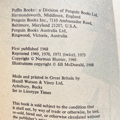 Puffin Book of Magic 1973 Illustrated Paperback Book