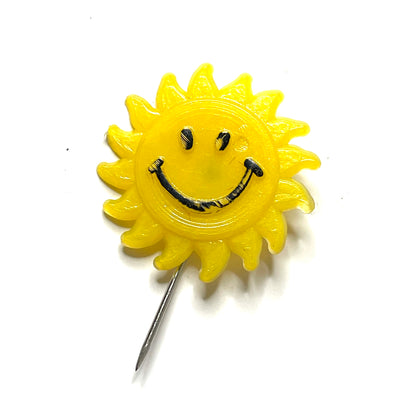 Smiley Face Sun - 60s Vintage Stickpin 0.75"