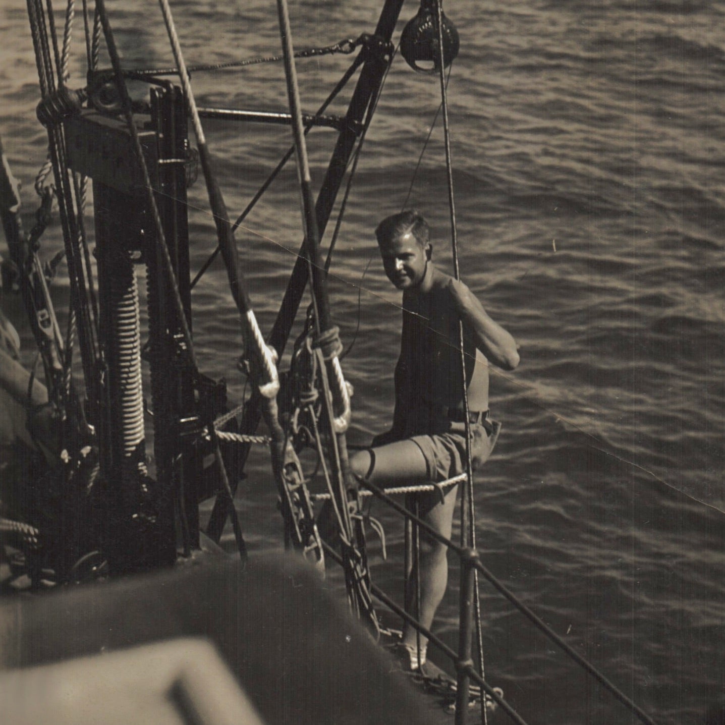 New England Fisherman At Sea - 3.25x4.25"